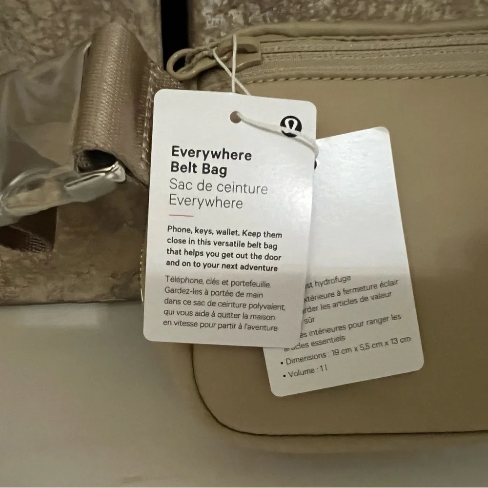 🚨🚨SOLD🚨🚨Lululemon belt bag trench with opal logo NWT - Picture 9 of 13
